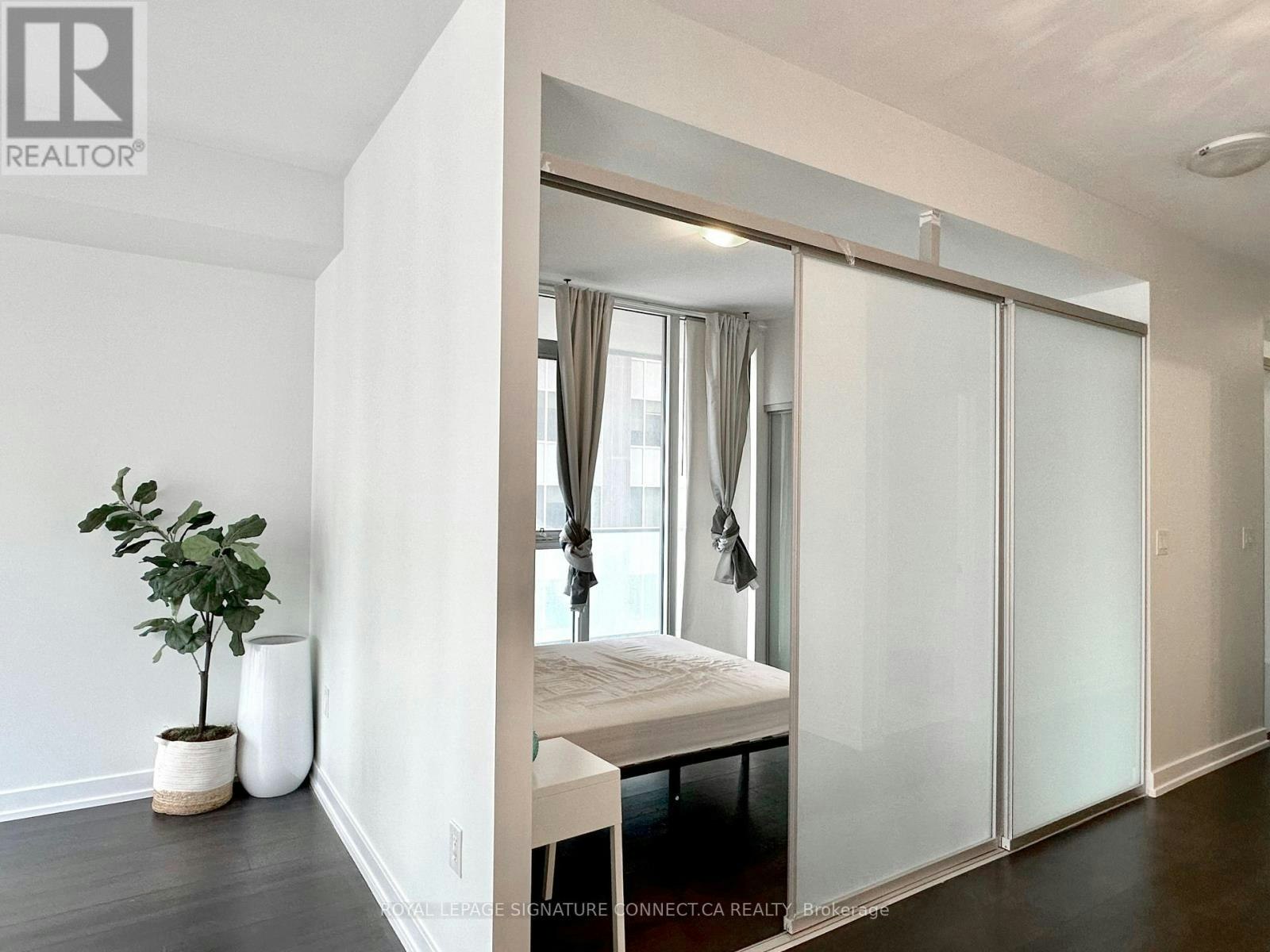1108-426 University Avenue, Toronto, ON, M5G 1S9 - 15