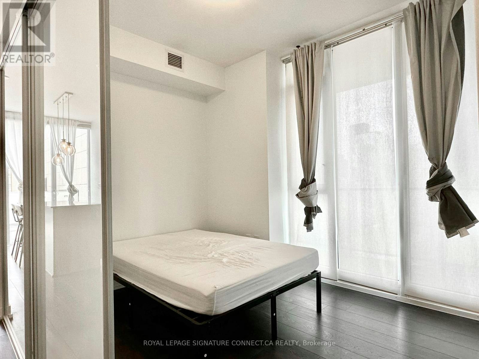 1108-426 University Avenue, Toronto, ON, M5G 1S9 - 16
