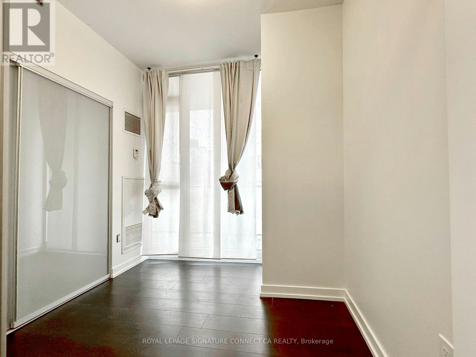 1108-426 University Avenue, Toronto, ON, M5G 1S9 - 18