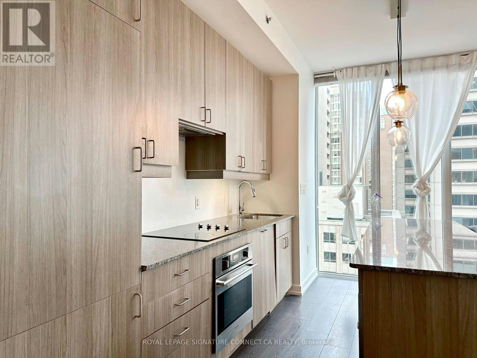 1108-426 University Avenue, Toronto, ON, M5G 1S9 - 5