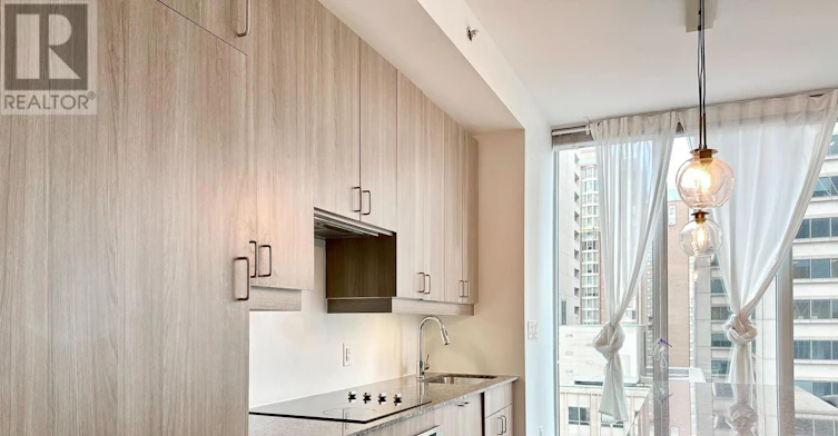 1108-426 University Avenue, Toronto, ON, M5G 1S9 - 5