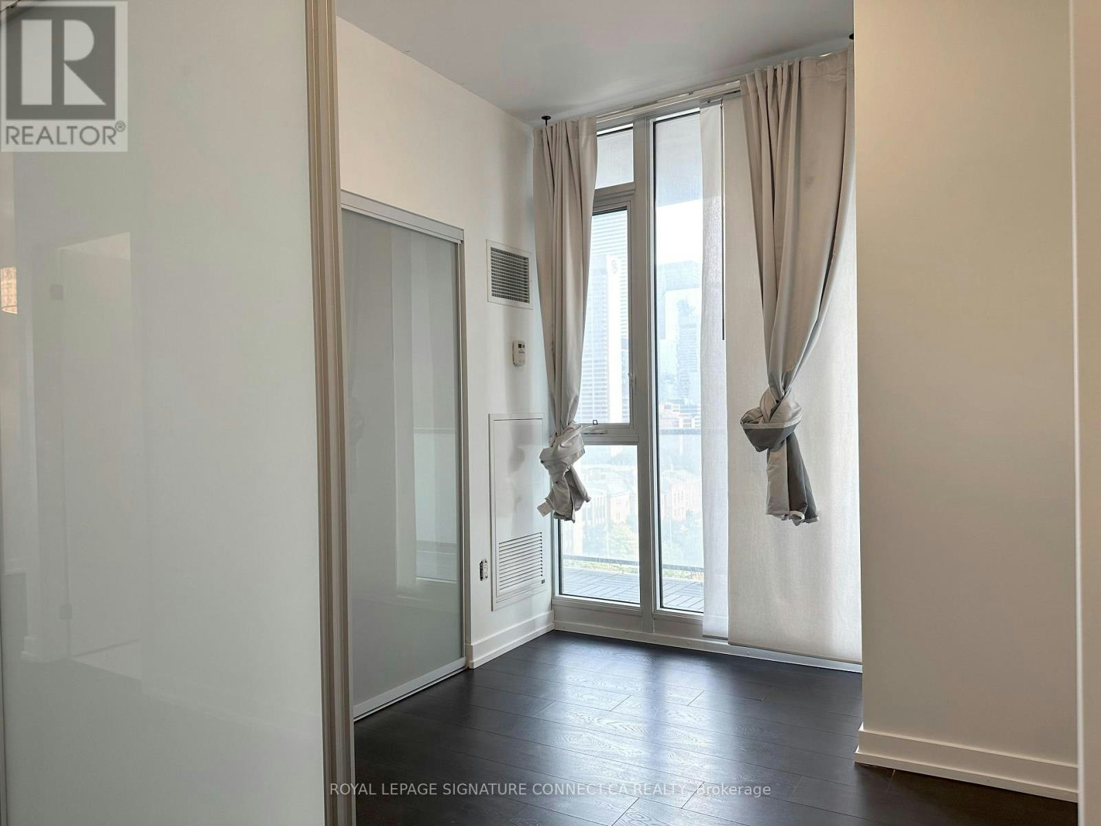 1108-426 University Avenue, Toronto, ON, M5G 1S9 - 17
