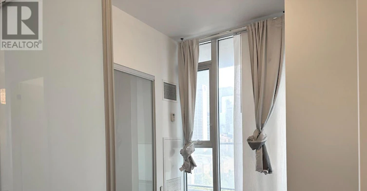 1108-426 University Avenue, Toronto, ON, M5G 1S9 - 17