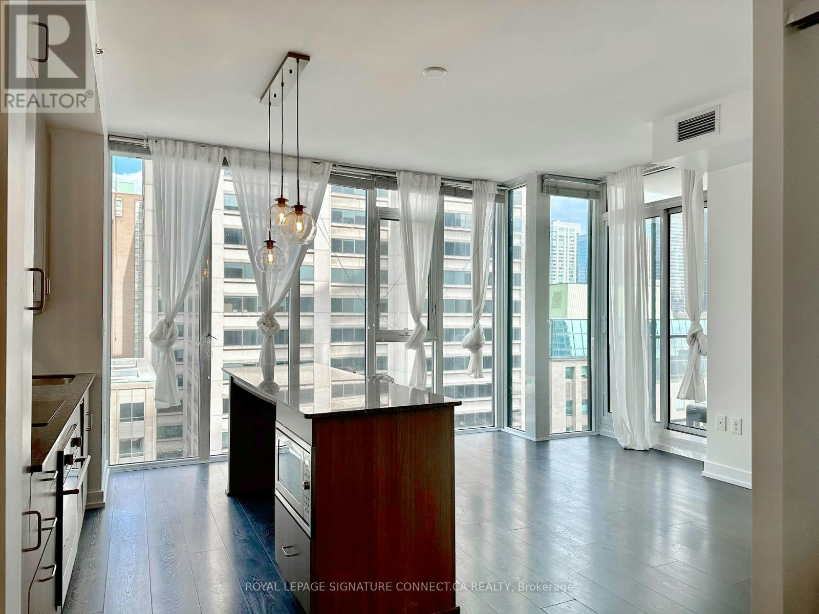 1108-426 University Avenue, Toronto, ON, M5G 1S9 - 4