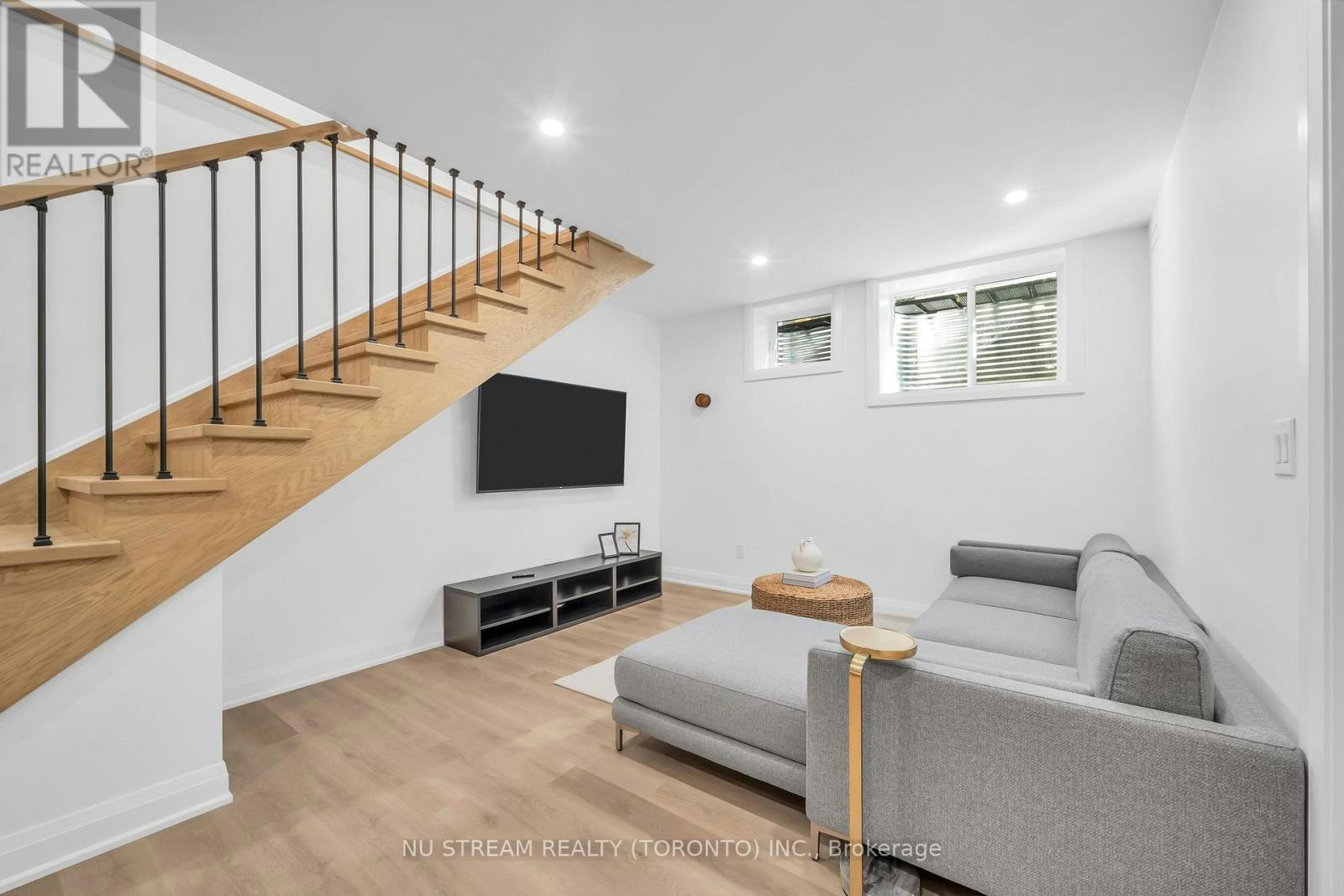 LOWER-323 Winnifred Drive, Georgina, ON, L4P 3B4 - 4