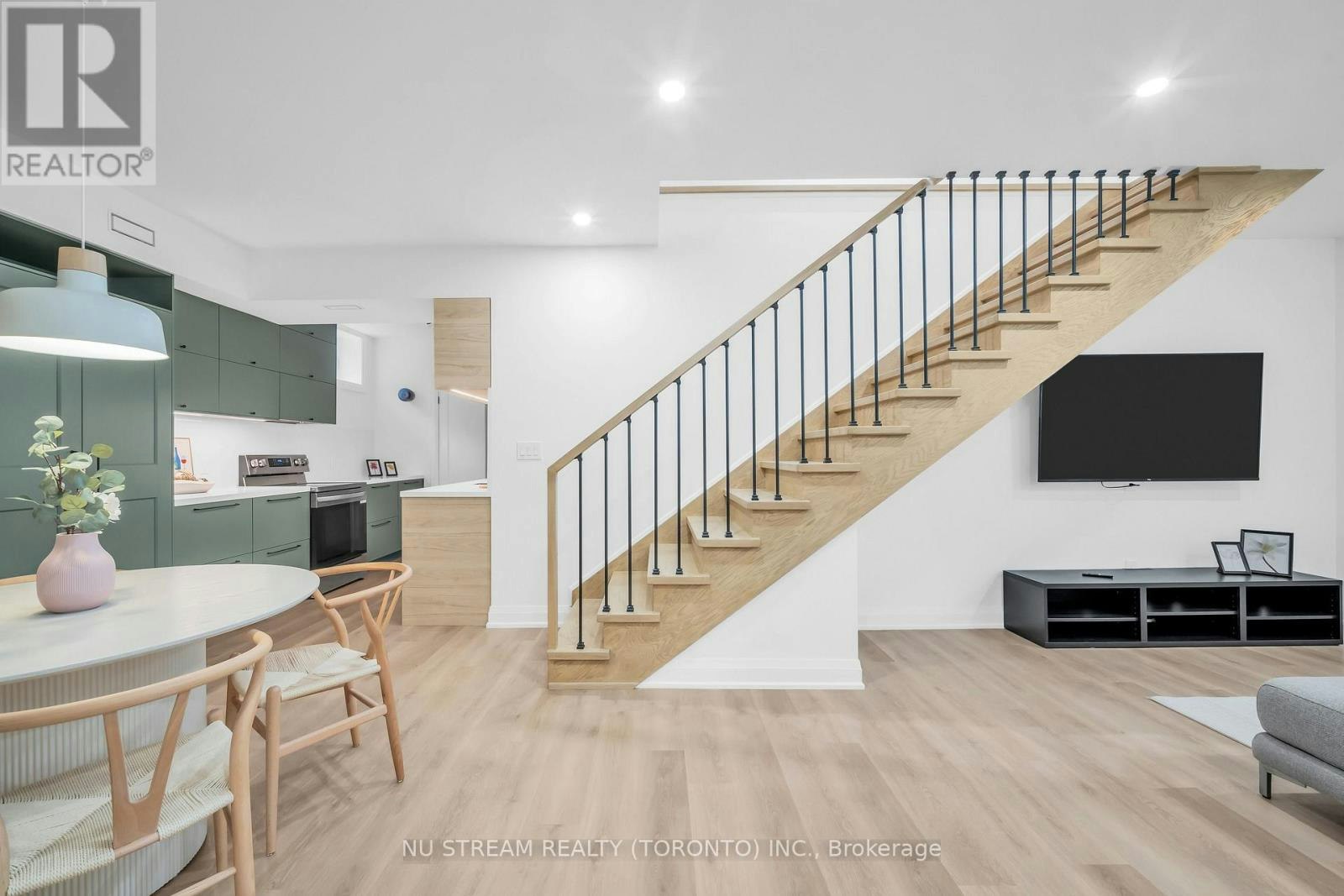 LOWER-323 Winnifred Drive, Georgina, ON, L4P 3B4 - 3