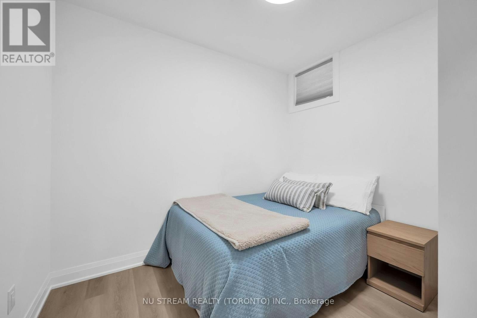 LOWER-323 Winnifred Drive, Georgina, ON, L4P 3B4 - 11