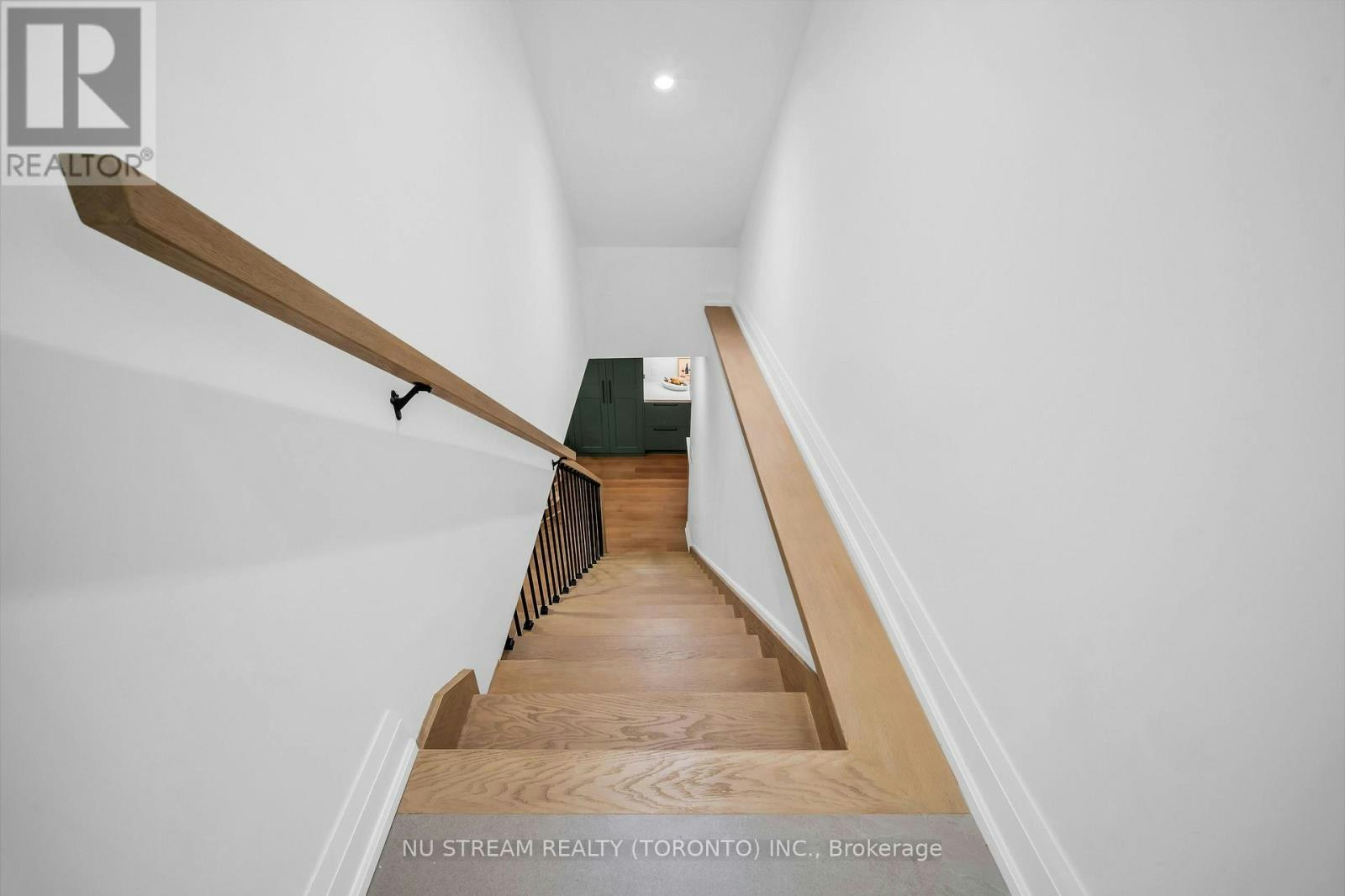 LOWER-323 Winnifred Drive, Georgina, ON, L4P 3B4 - 2
