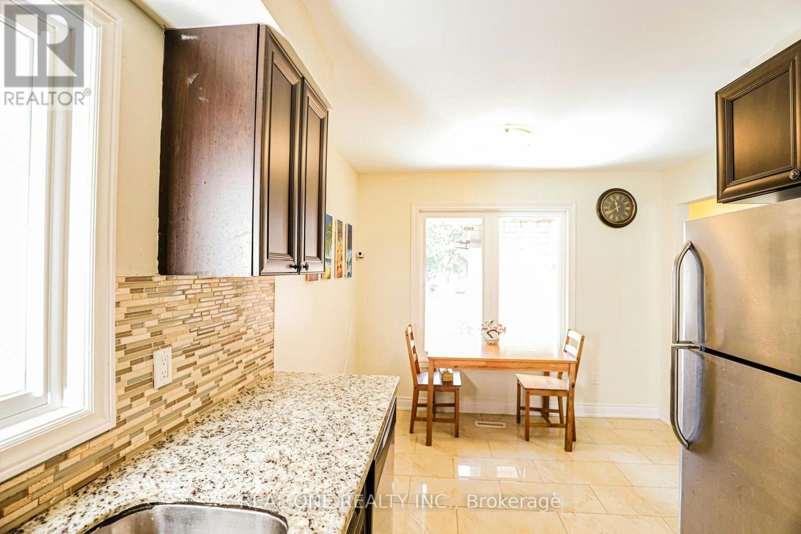 3331 Dovetail Mews, Mississauga, ON, L5L 5E9 - 3