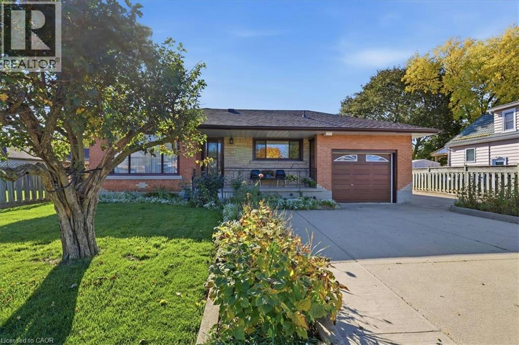 207 Elliott Street, Cambridge, ON, N1R 2K8