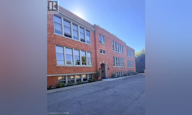 22-357 Hunter Street W