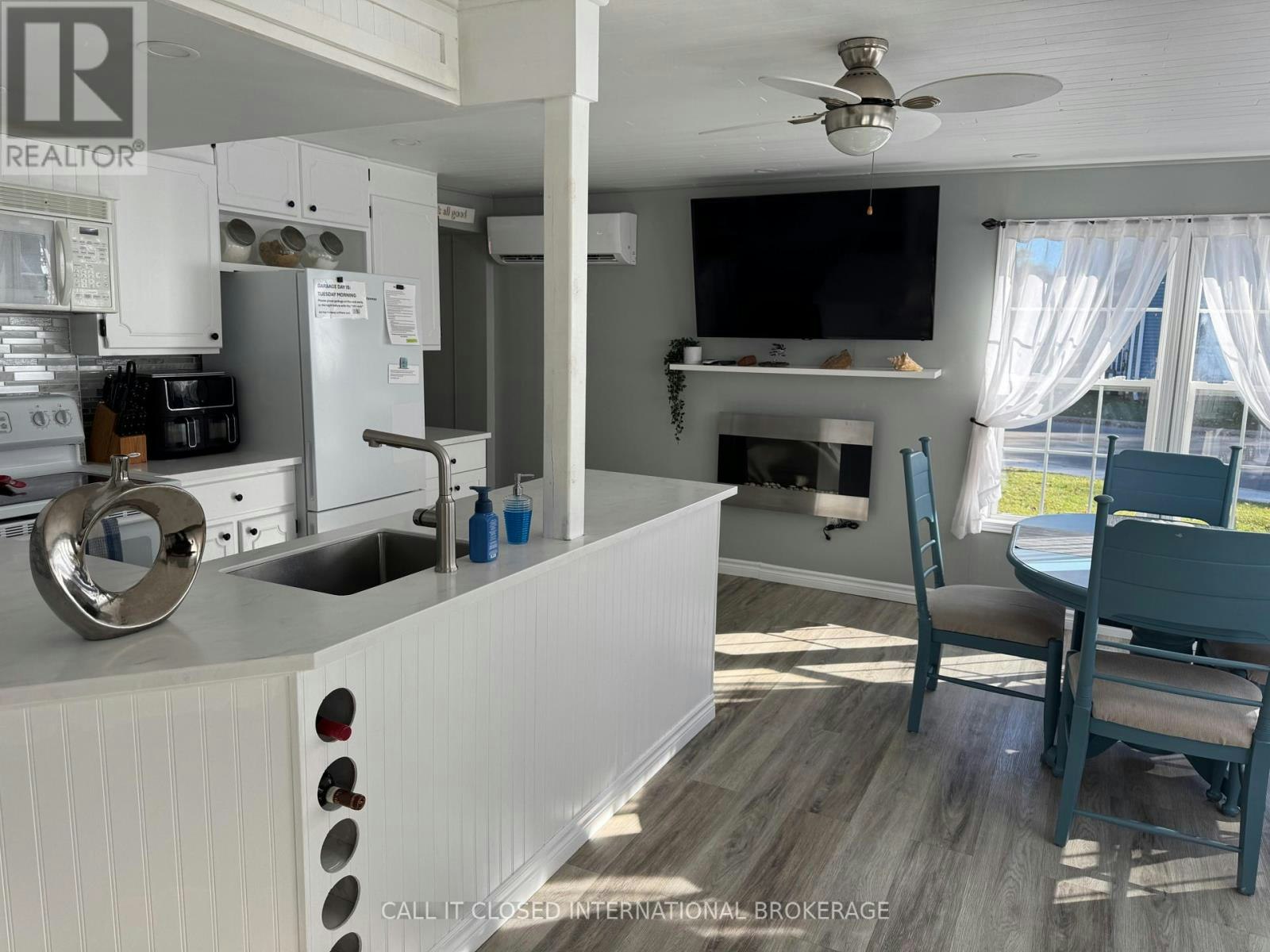 381 Front Street, Port Stanley, ON, N5L 1G1 - 11