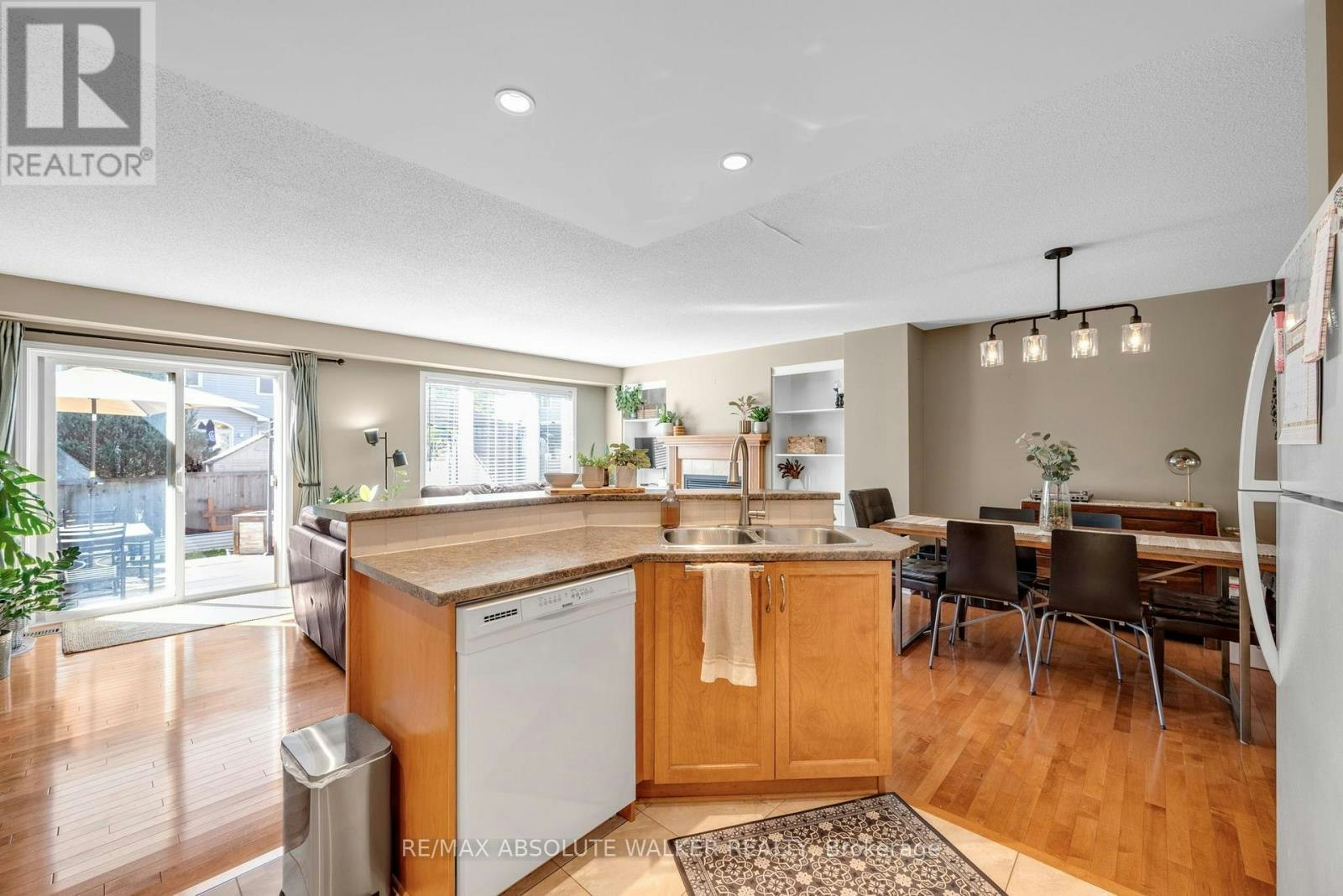 518 Fordell Avenue, Ottawa, ON, K2W 0B4 - 10