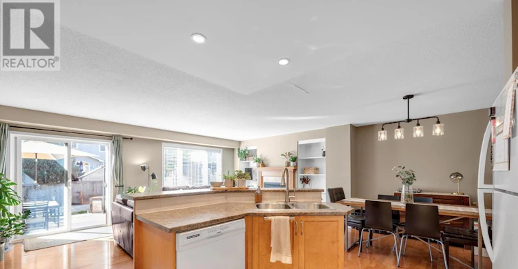 518 Fordell Avenue, Ottawa, ON, K2W 0B4 - 10