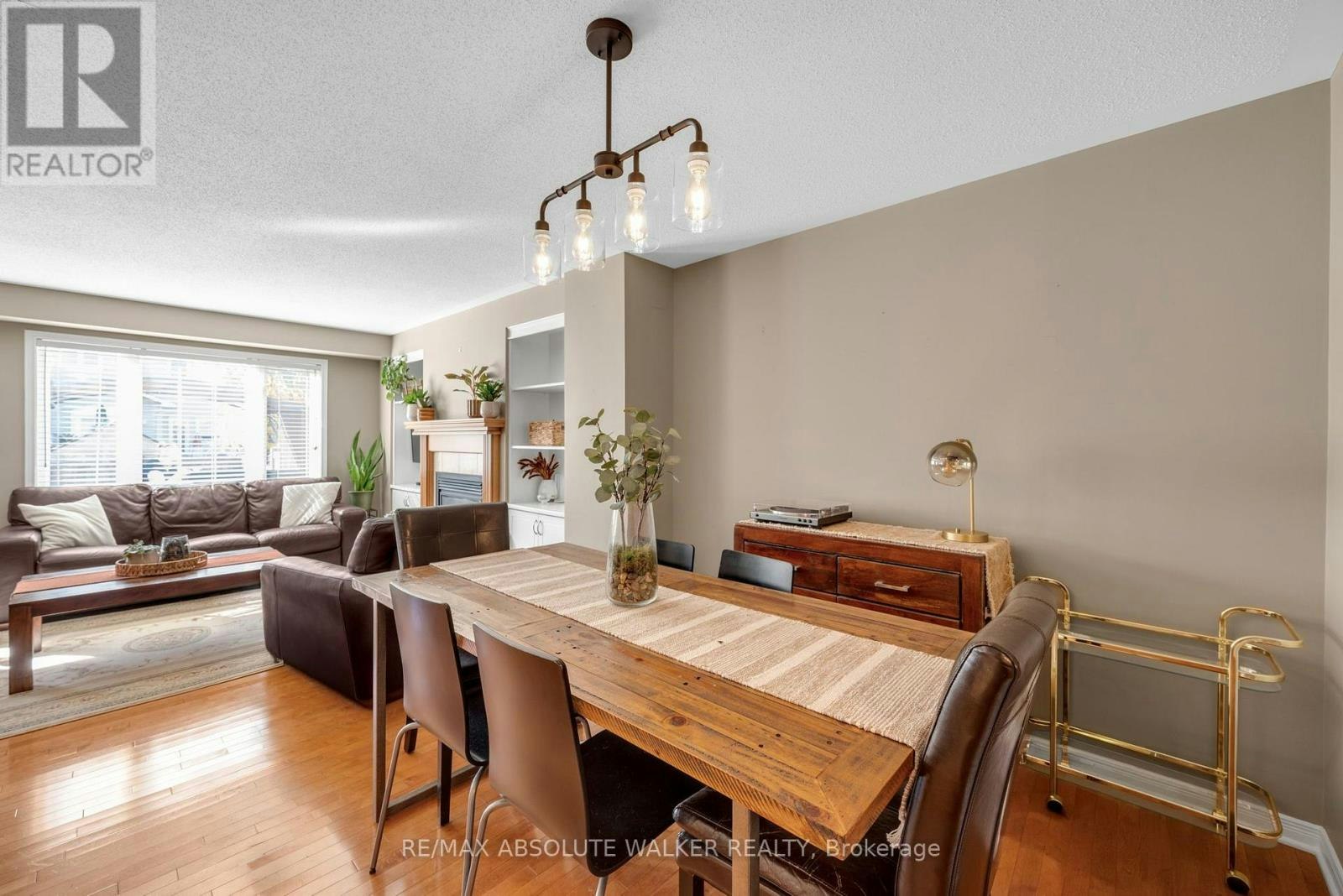 518 Fordell Avenue, Ottawa, ON, K2W 0B4 - 4