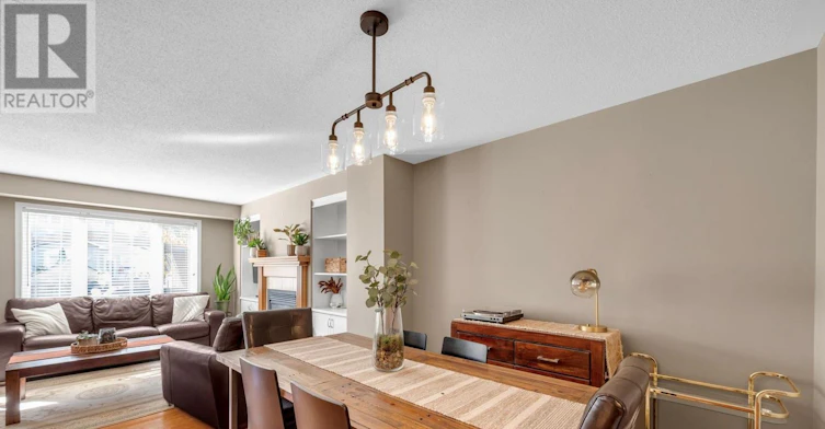 518 Fordell Avenue, Ottawa, ON, K2W 0B4 - 4
