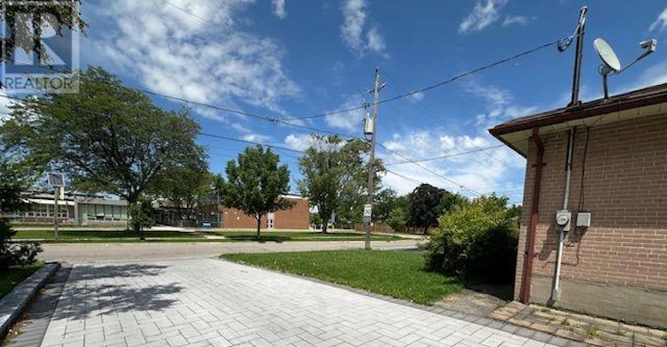 BSMT-295 Pleasant Avenue, Toronto, ON, M2R 2R2 - 3