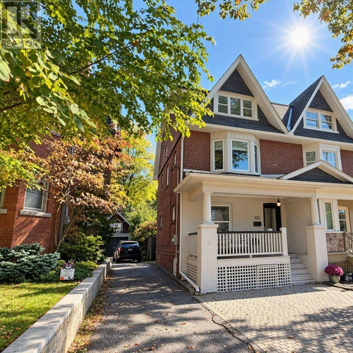 105 Lee Avenue, Toronto, ON, M4E 2P2