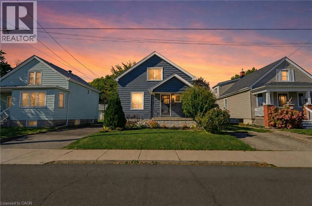 206 Craigroyston Road, Hamilton, ON, L8K 3K3