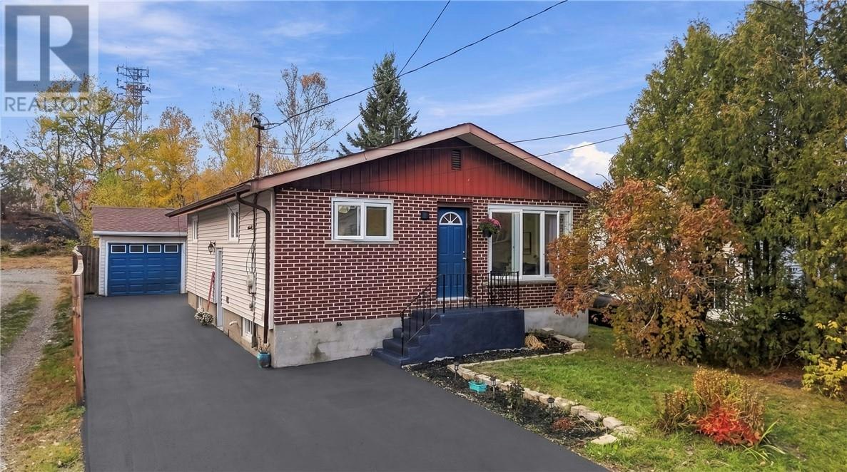 15 Clairmont Street, Greater Sudbury, ON, P3B 3S4