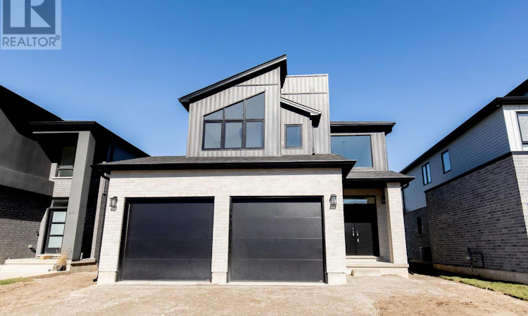 245 Hesselman Crescent