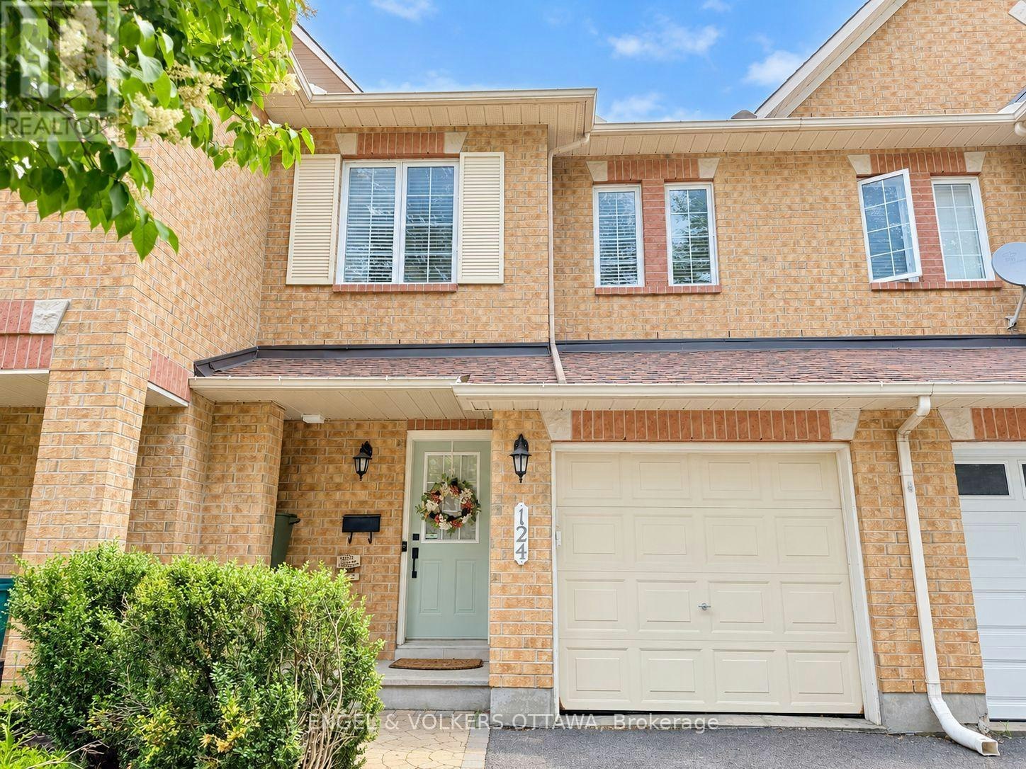 124 Landover Crescent, Ottawa, ON, K2M 2W2