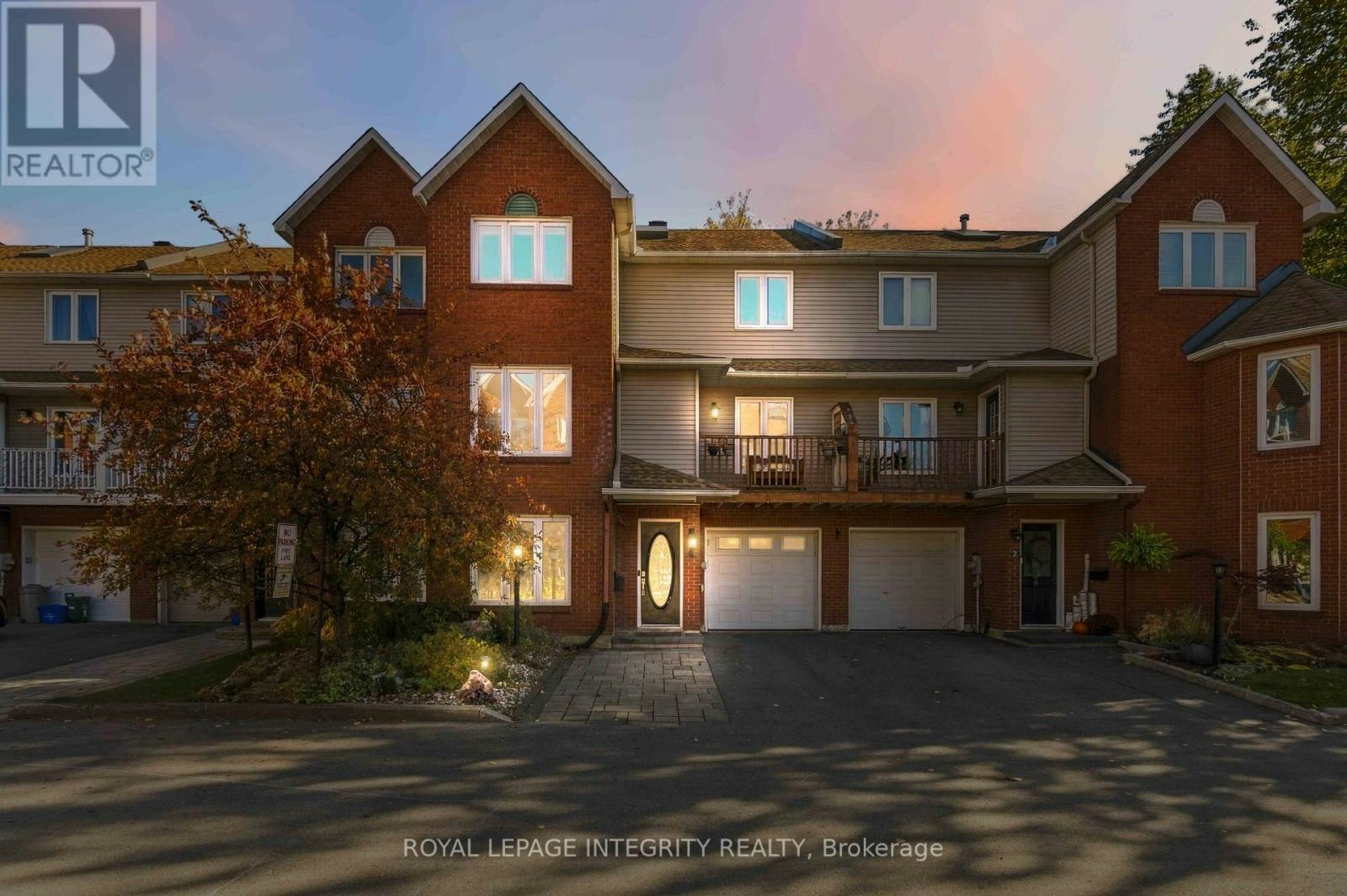 4 Berton Place, Ottawa, ON, K2L 3R8
