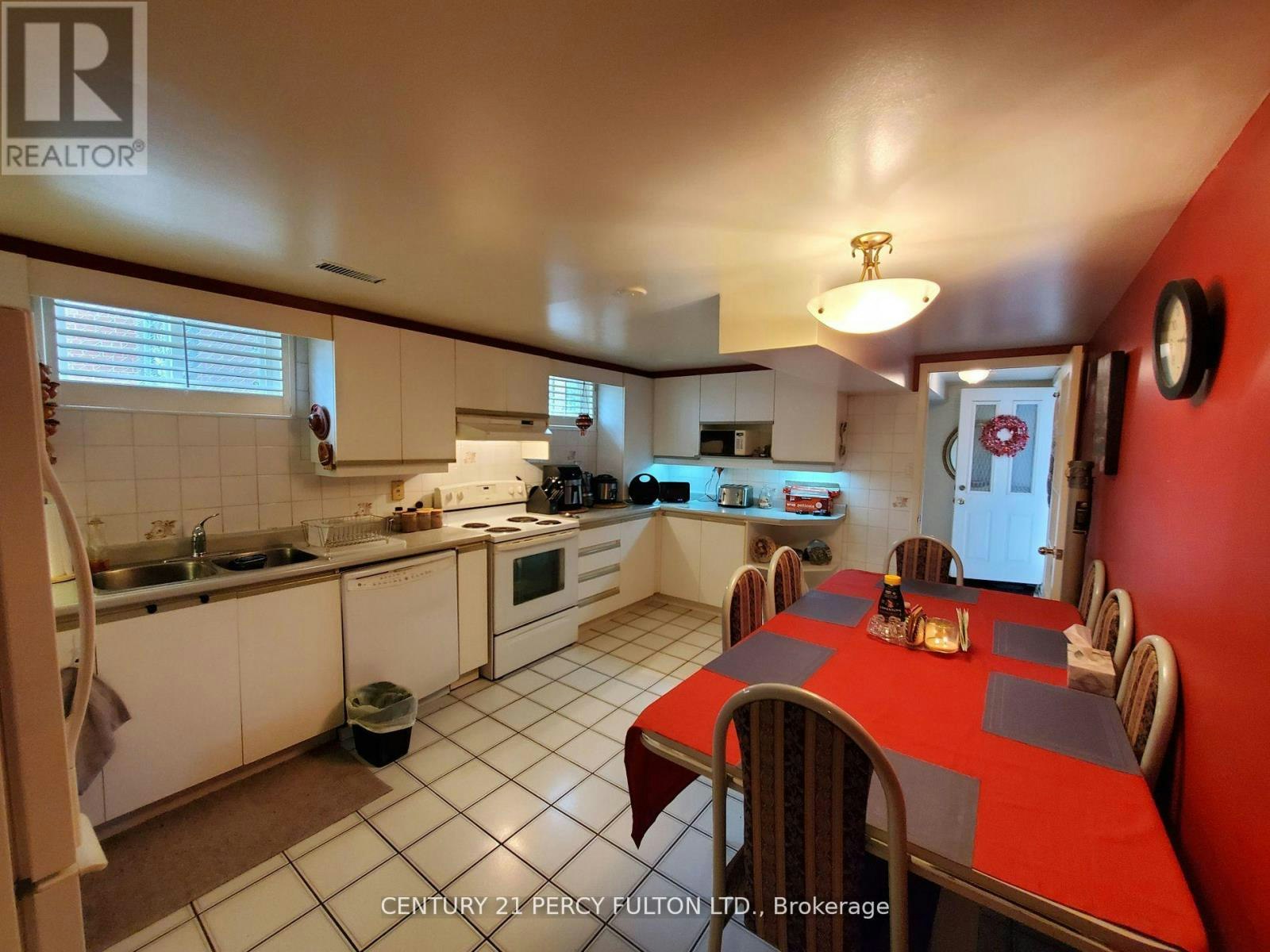 36 St. Paschal Court, Toronto, ON, M2M 4A5 - 4