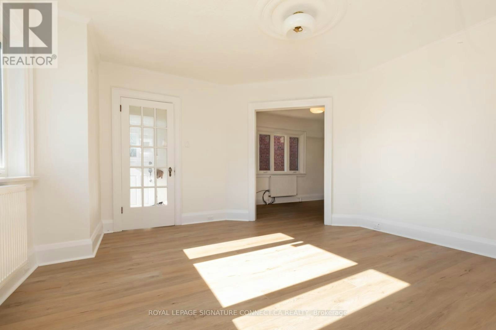 208 Floyd Avenue, Toronto, ON, M4J 2J1 - 5