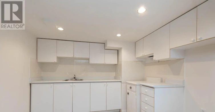 208 Floyd Avenue, Toronto, ON, M4J 2J1 - 26
