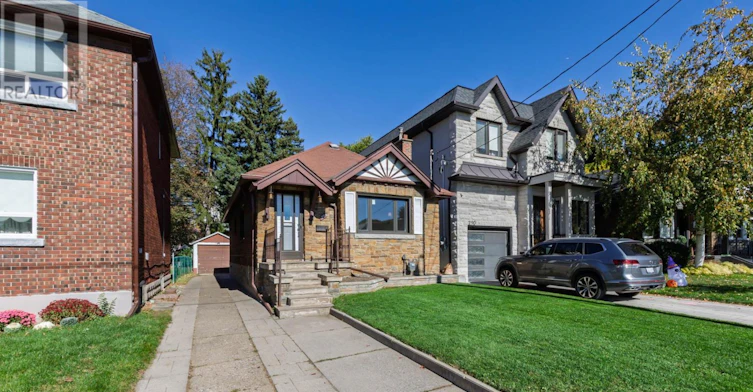 208 Floyd Avenue, Toronto, ON, M4J 2J1 - 2