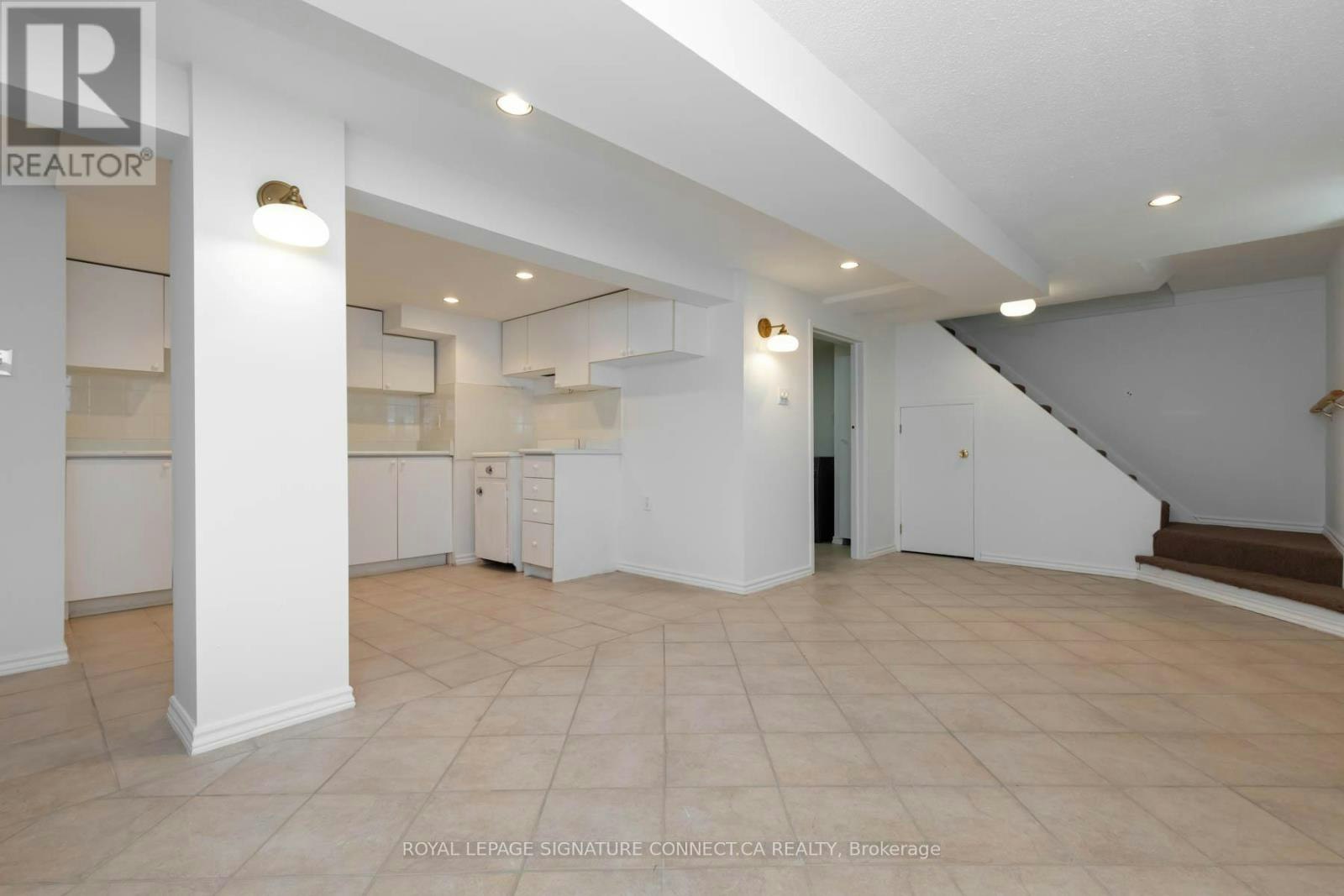 208 Floyd Avenue, Toronto, ON, M4J 2J1 - 25