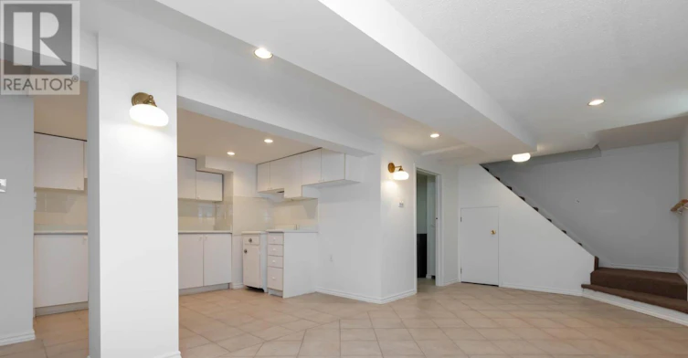 208 Floyd Avenue, Toronto, ON, M4J 2J1 - 25
