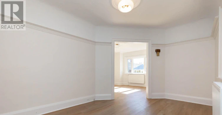 208 Floyd Avenue, Toronto, ON, M4J 2J1 - 7
