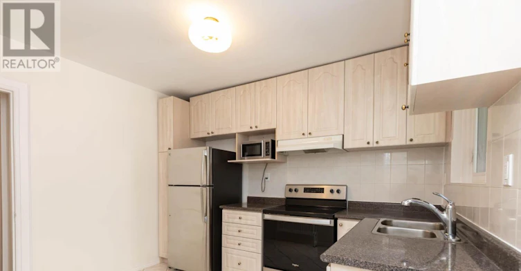 208 Floyd Avenue, Toronto, ON, M4J 2J1 - 10
