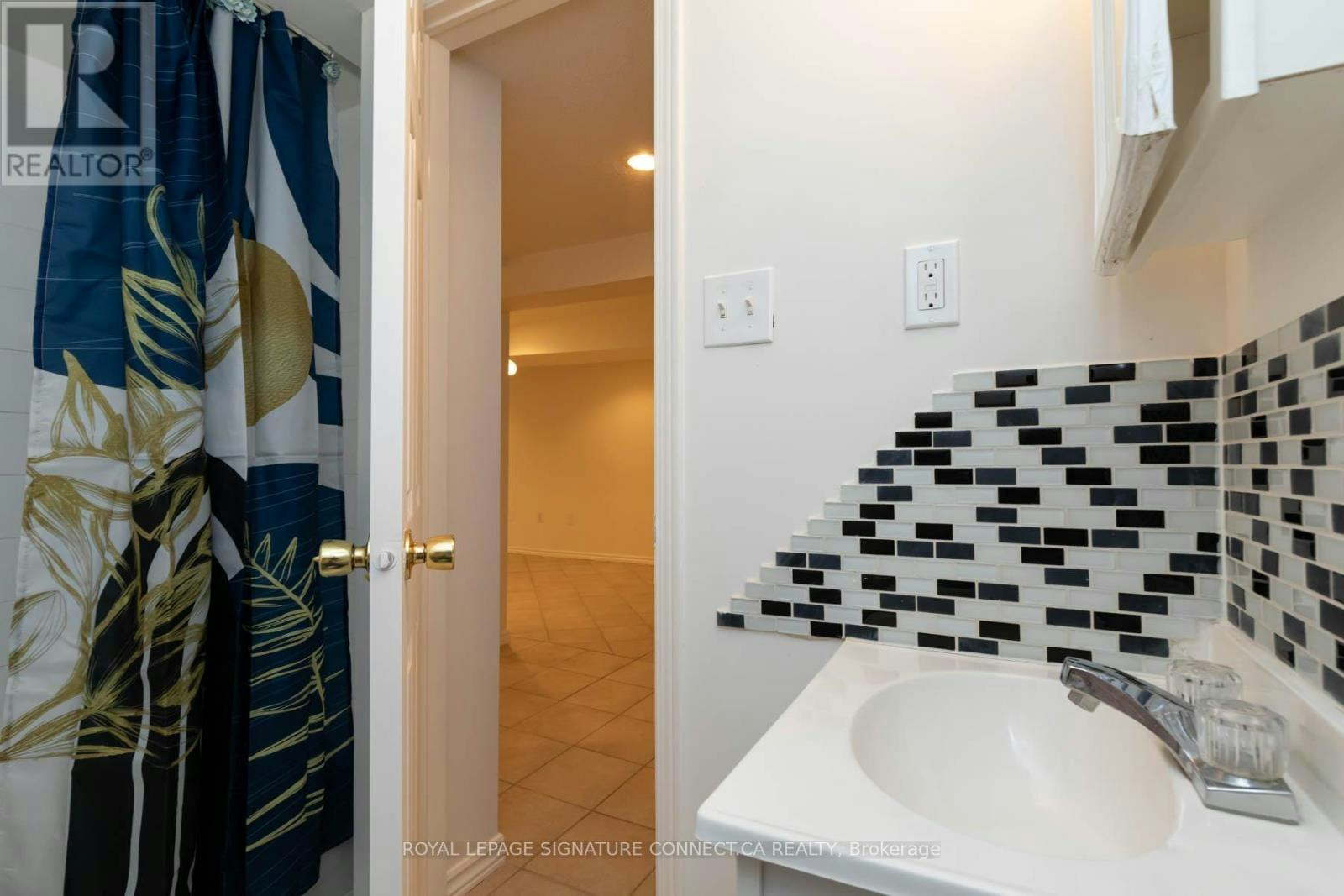 208 Floyd Avenue, Toronto, ON, M4J 2J1 - 29
