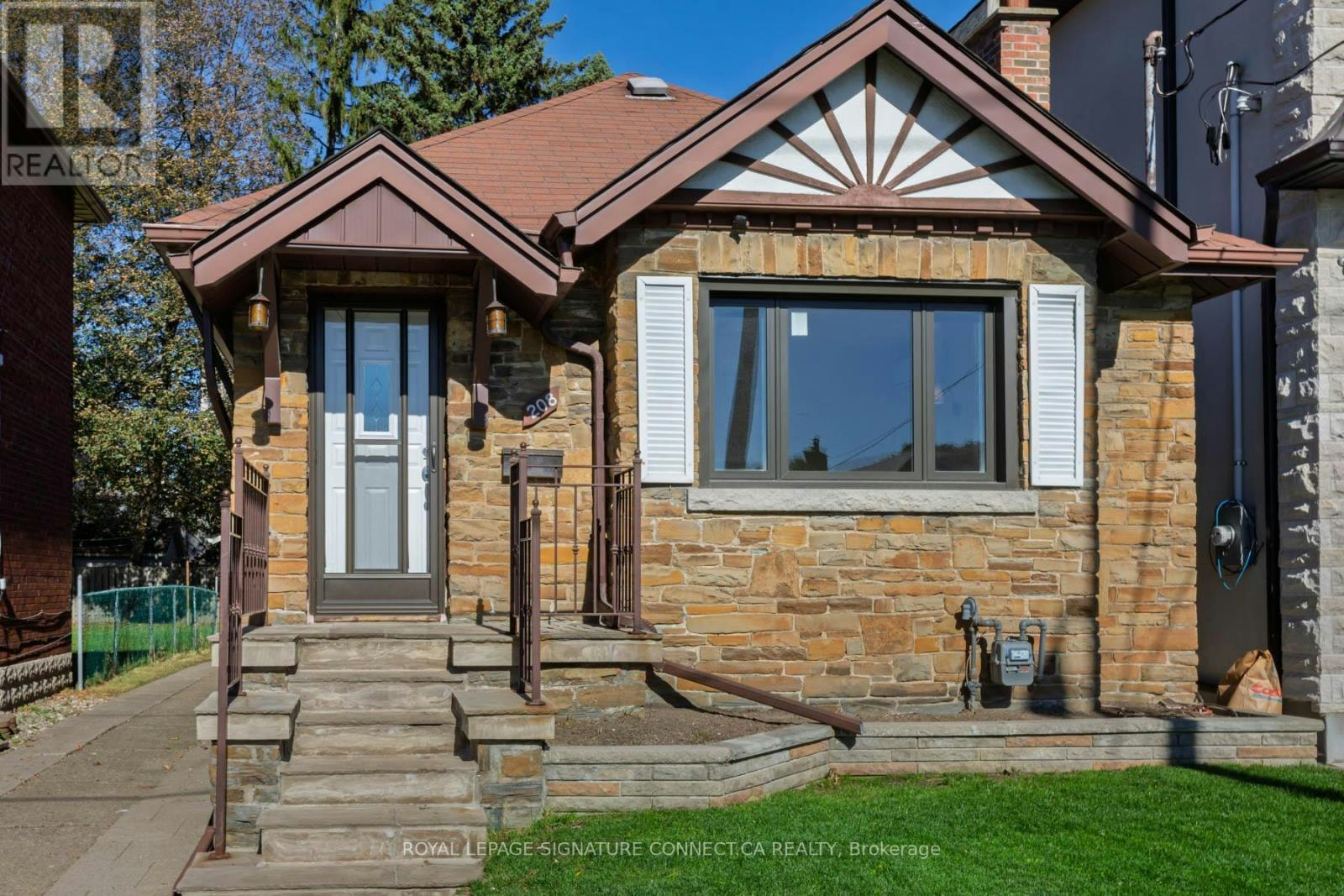 208 Floyd Avenue, Toronto, ON, M4J 2J1
