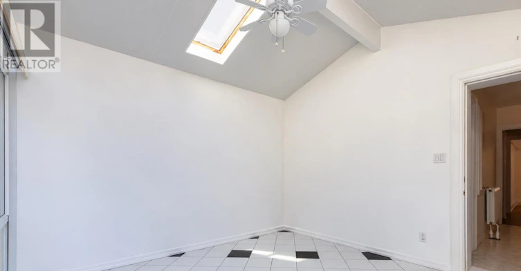208 Floyd Avenue, Toronto, ON, M4J 2J1 - 13