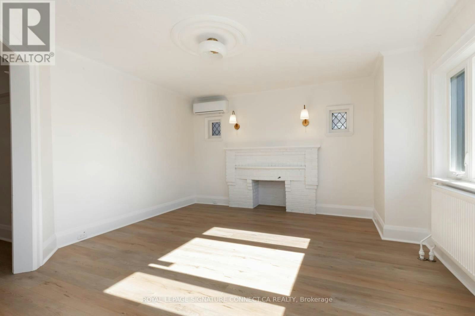 208 Floyd Avenue, Toronto, ON, M4J 2J1 - 3
