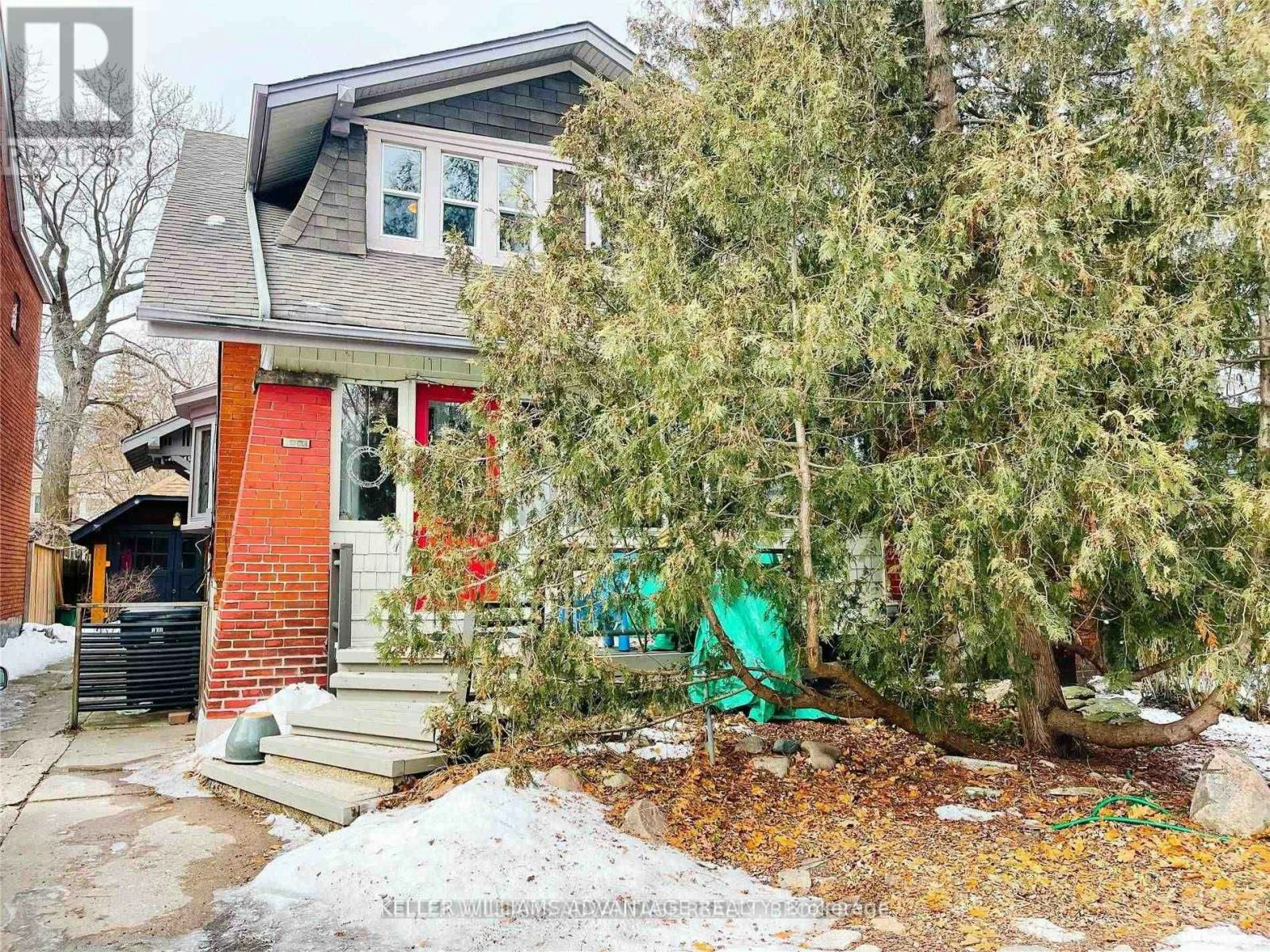 UPPER-98 Woodycrest Avenue, Toronto, ON, M4J 3A9