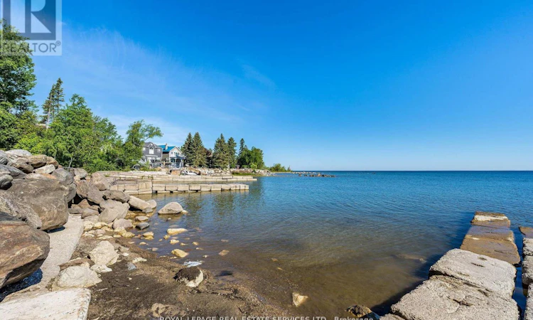 2228 Shore Lane