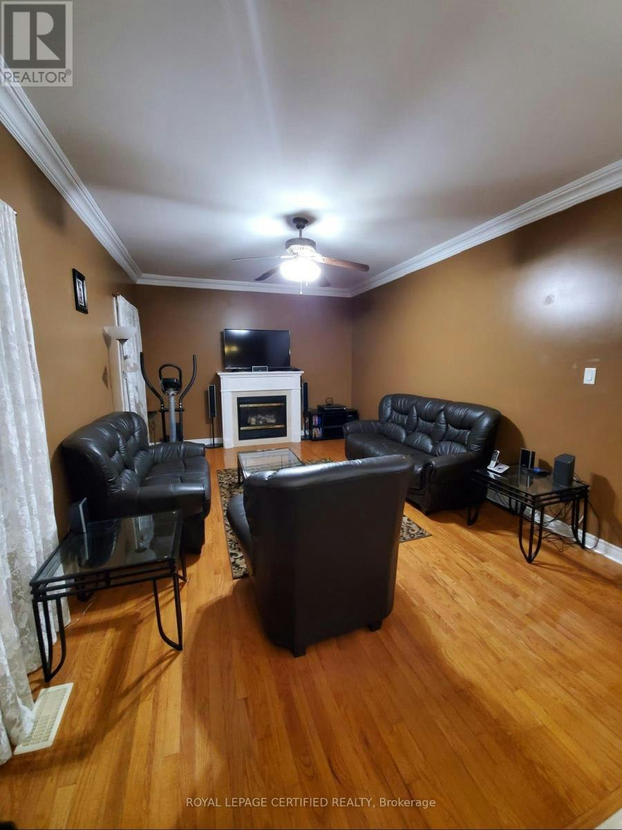 UPPER LEVEL-35 Citadel Crescent, Brampton, ON, L6P 1X8 - 3