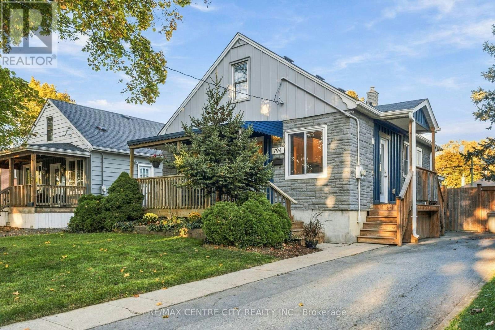 794 Strand Street, London, ON, N5Y 1T3