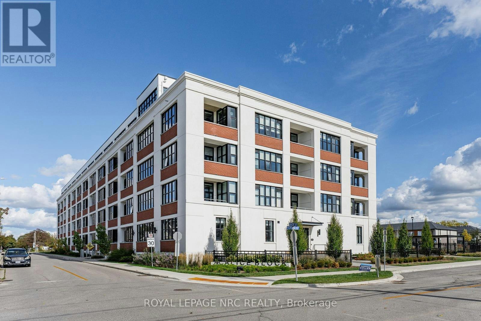 418-120 Huron Street, Guelph, ON, N1E 0T8