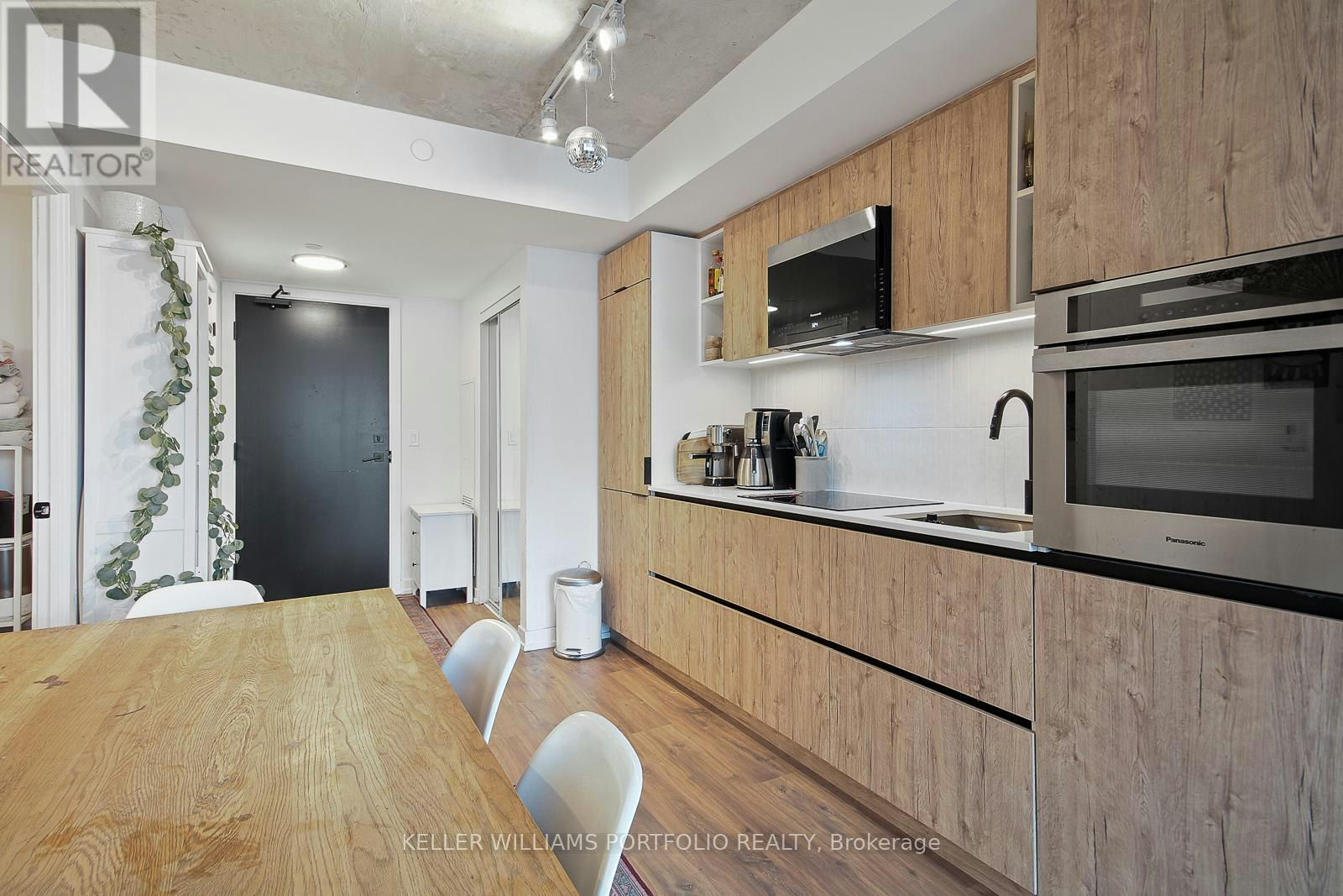 603-2 Augusta Avenue, Toronto, ON, M5V 0T3 - 7