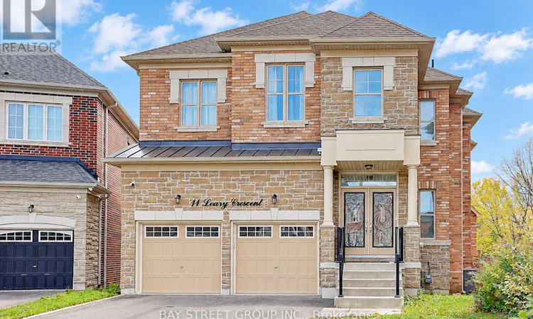 11 Leary Crescent