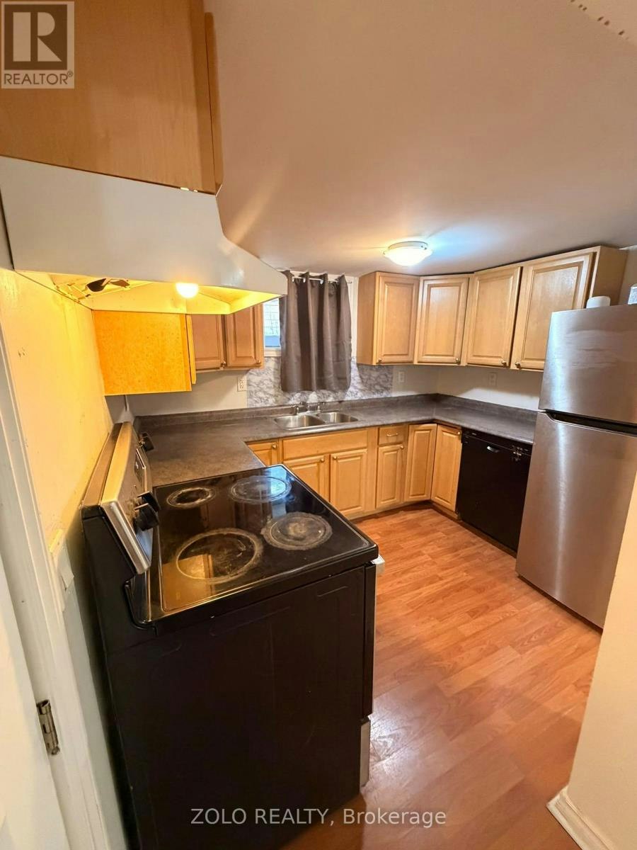 61 Longford Drive, Newmarket, ON, L3Y 2Y6 - 4