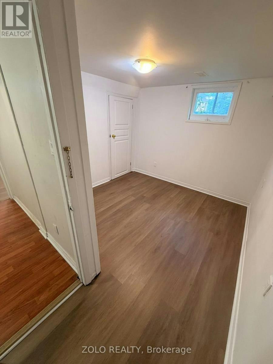 61 Longford Drive, Newmarket, ON, L3Y 2Y6 - 6
