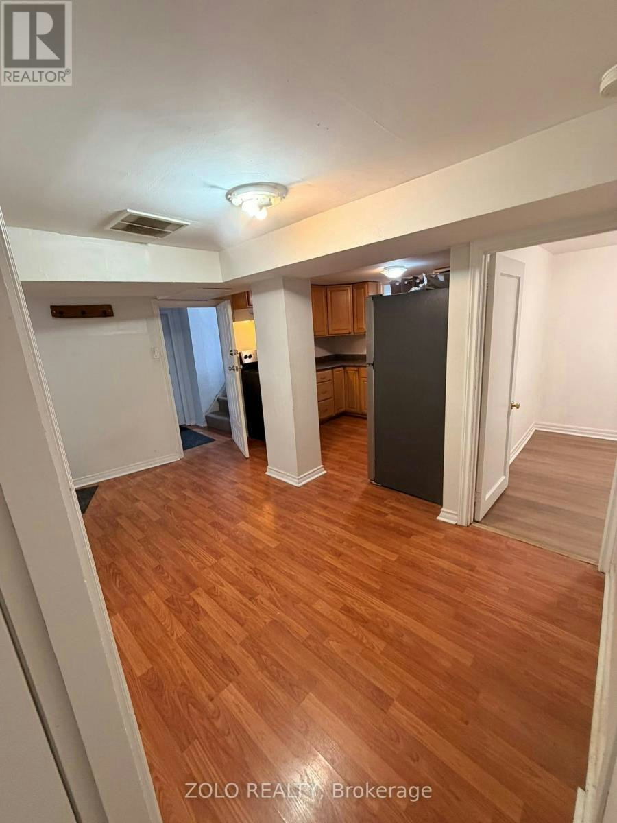 61 Longford Drive, Newmarket, ON, L3Y 2Y6 - 2