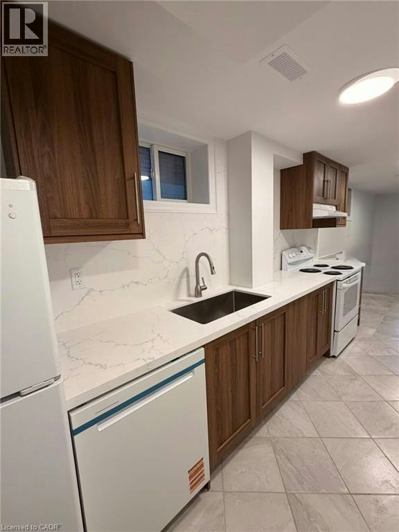 103 Mcanulty Boulevard, Hamilton, ON, L8H 3H3 - 2